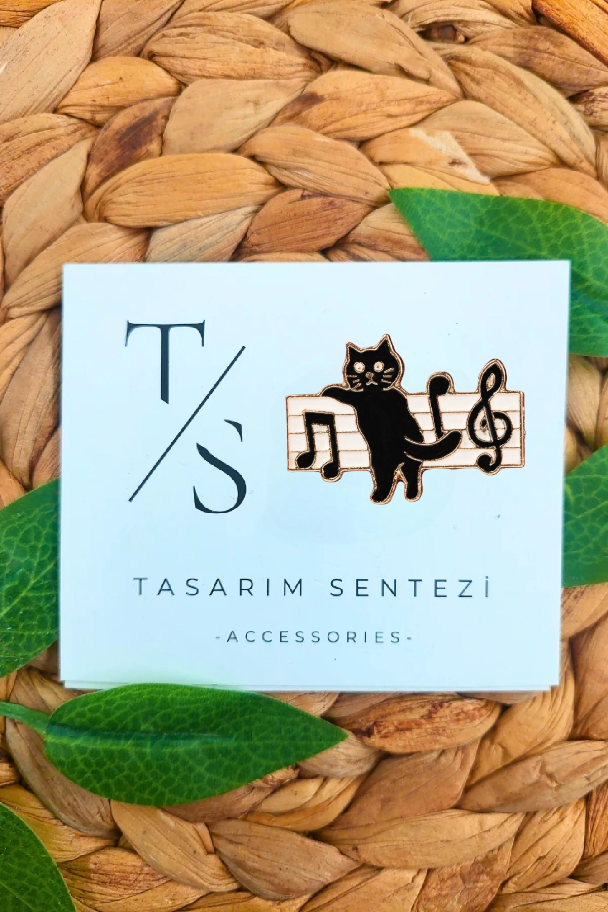 Rozet Metal Notalı Siyah Kedi
