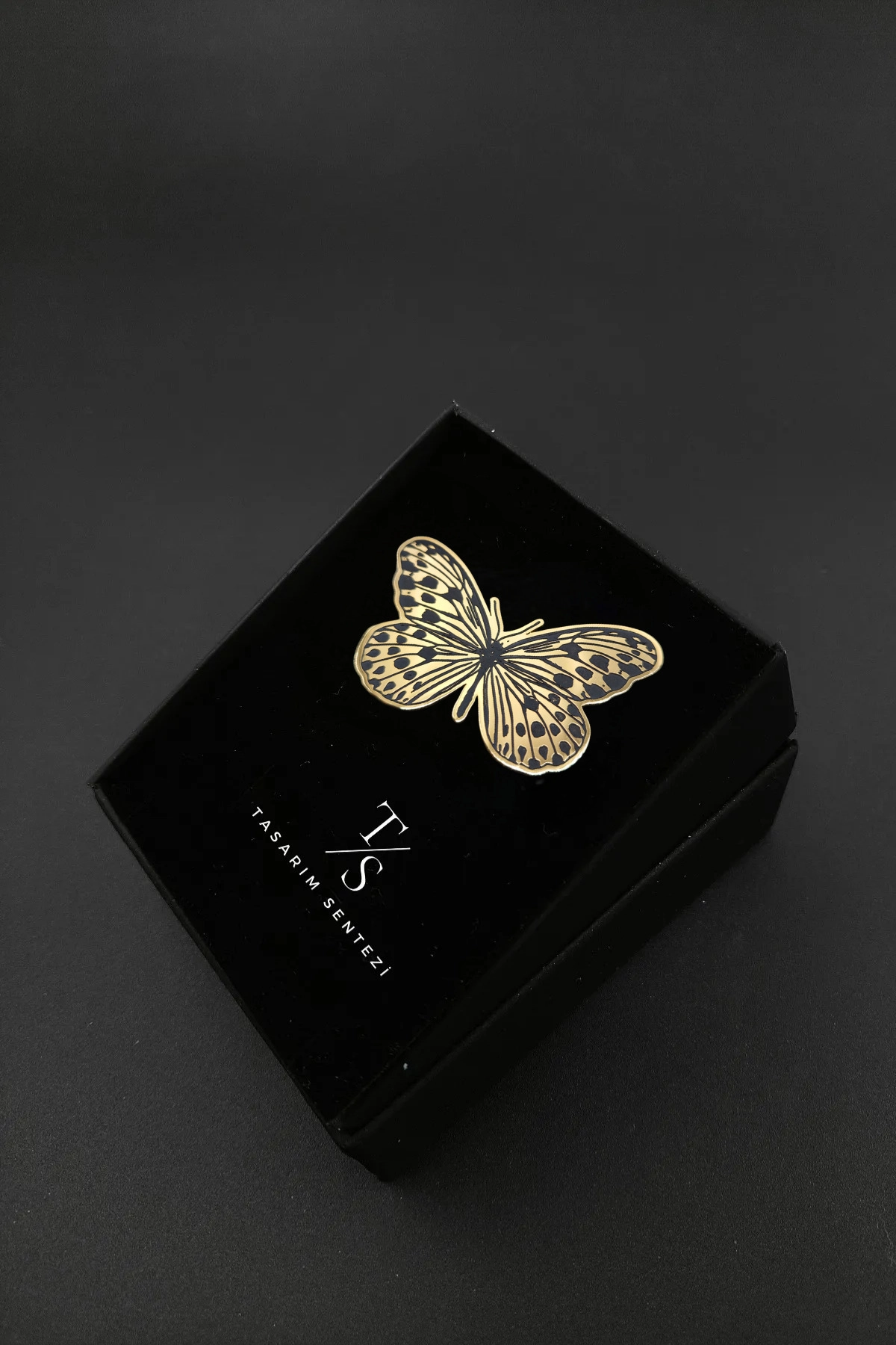 Broş Çelik Kelebek Siyah Gold Çizgili Butterfly
