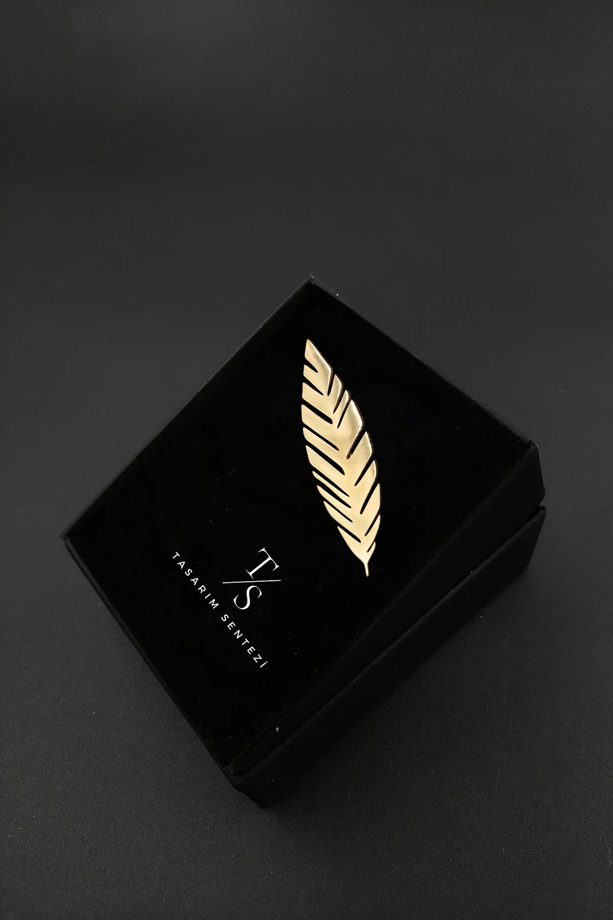 Broş Çelik Tüy Yaprak Çiçek Gold