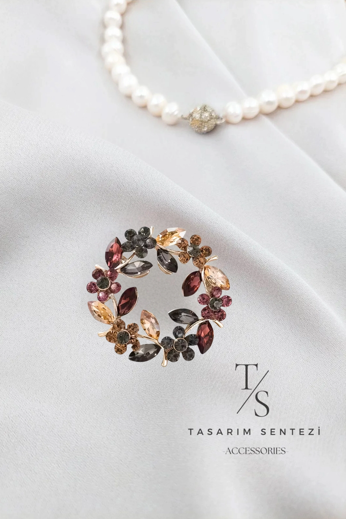 Broş Metal Kristal Taşlı Çelenk Mor Siyah Sarı Çiçekli
