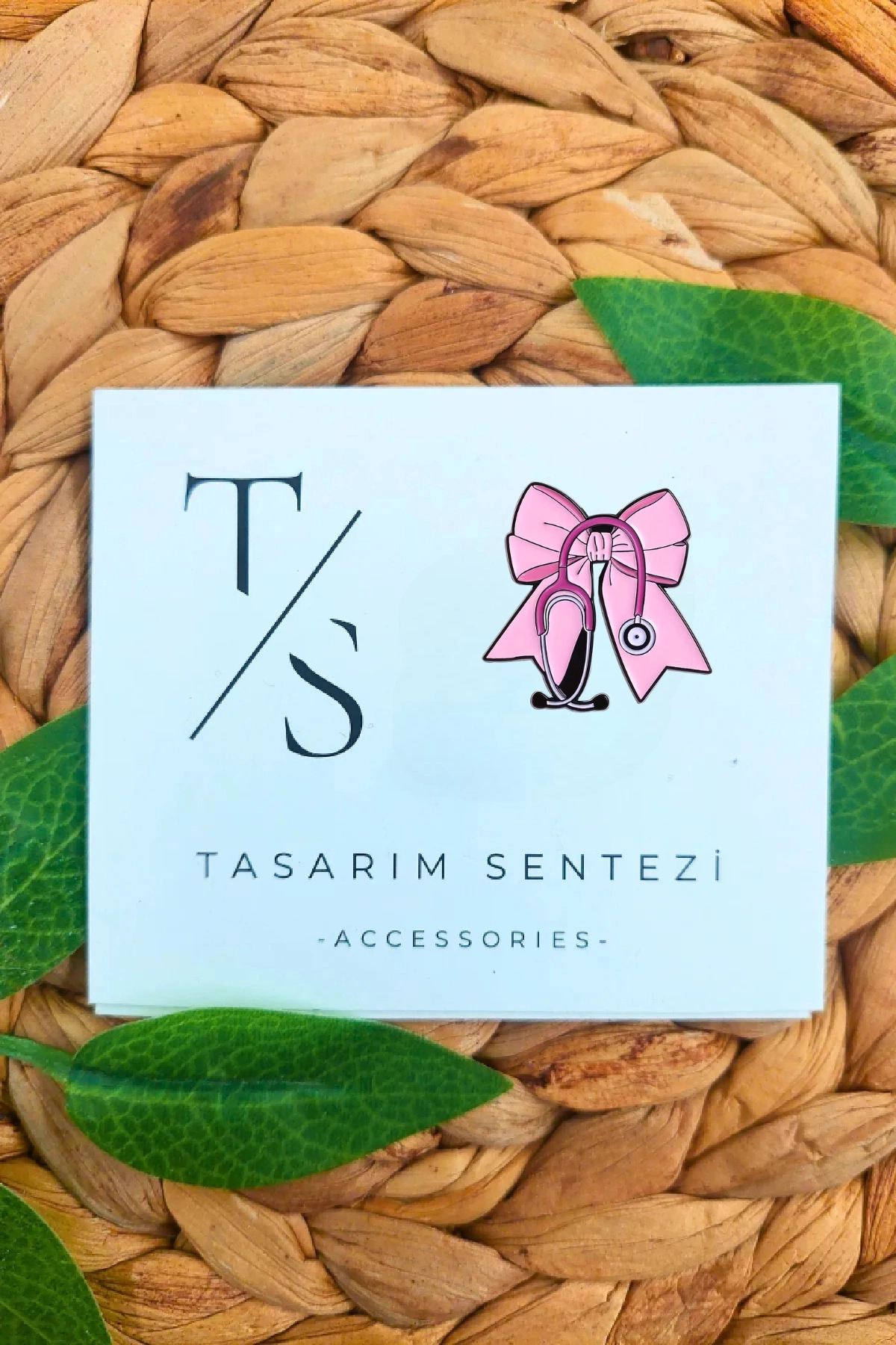 Rozet Metal Steteskop Pembe Fiyonk Doktor Hemşire