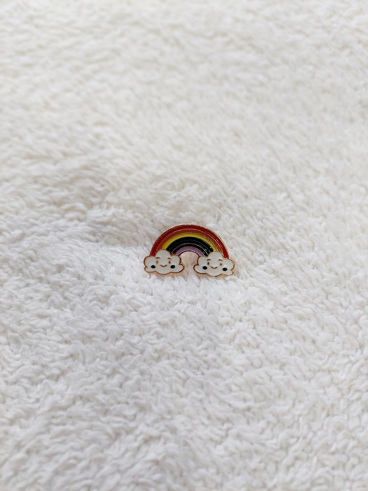 Rosette Metal Rainbow Smiley Face
