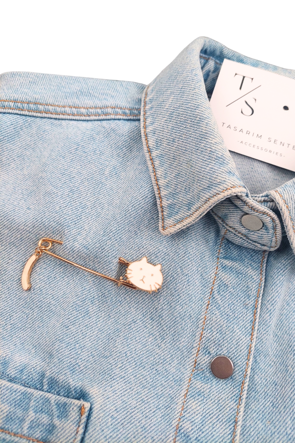 Badge Metal White Cat Tail Safety Pin