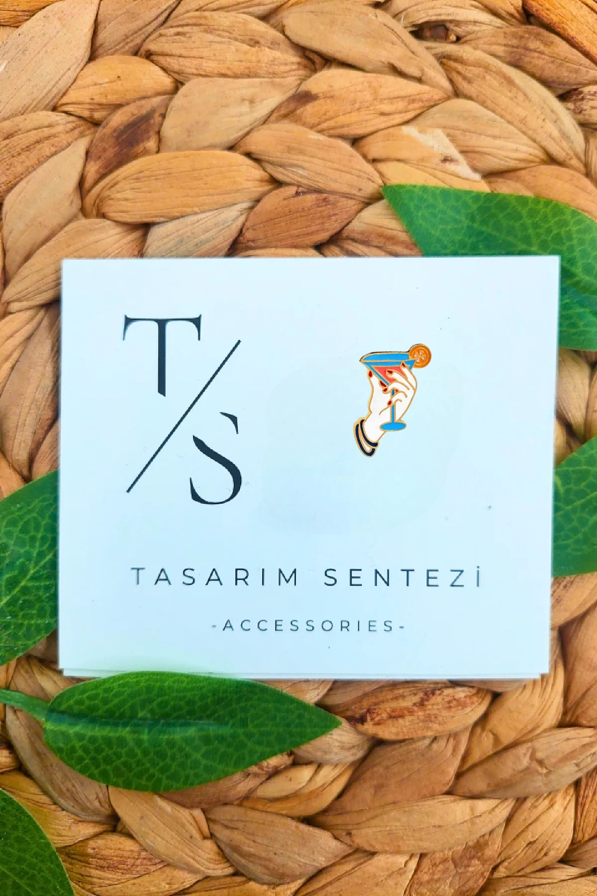 Rozet Metal Kokteyl Bardağı Bar Barmen Barmaid Barista