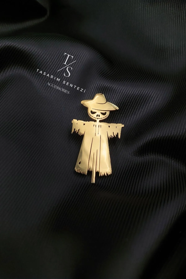 Brooch Steel Railing Scarecrow Gold